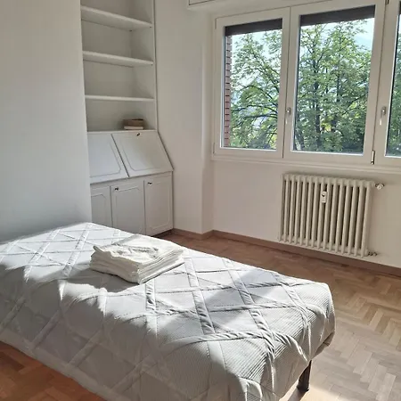 Centre Nhe Apartman Lecco