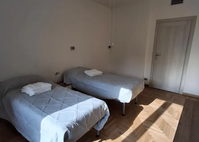 Centre Nhe Apartman Lecco