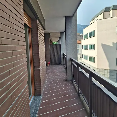 Apartment Centre Nhe Lecco